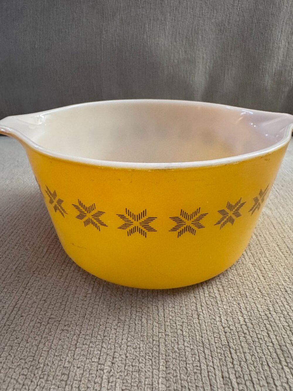 Vintage Pyrex yellow bowl